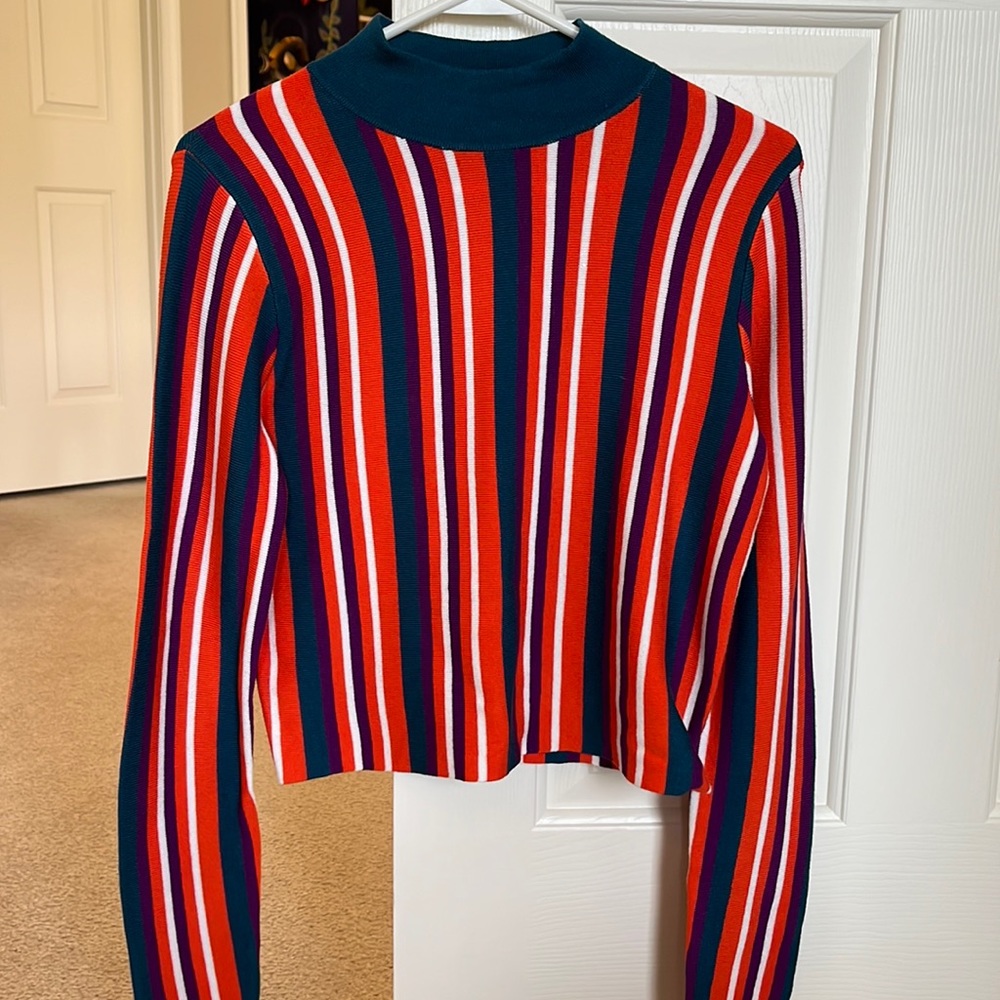 Brand new never worn crop sweater